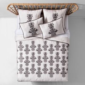 Opal house Mallorca Queen Quilt w/shams